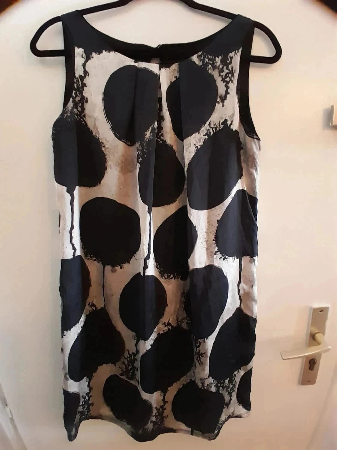 Superbe Robe, imprimée noire et blanc, taille 9 (42)